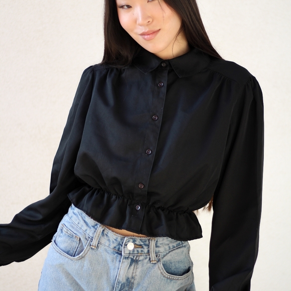 SOLD - Vintage 1970s Modernizes Victorian Black Button Down Crop blouse - Picture 3 of 5